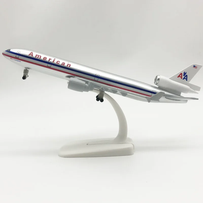 MD-11 American 20cM Diecast Metal Airplane Model with stand Alloy Airplane Model for Adult Model Plane for Aviation Enthusiasts