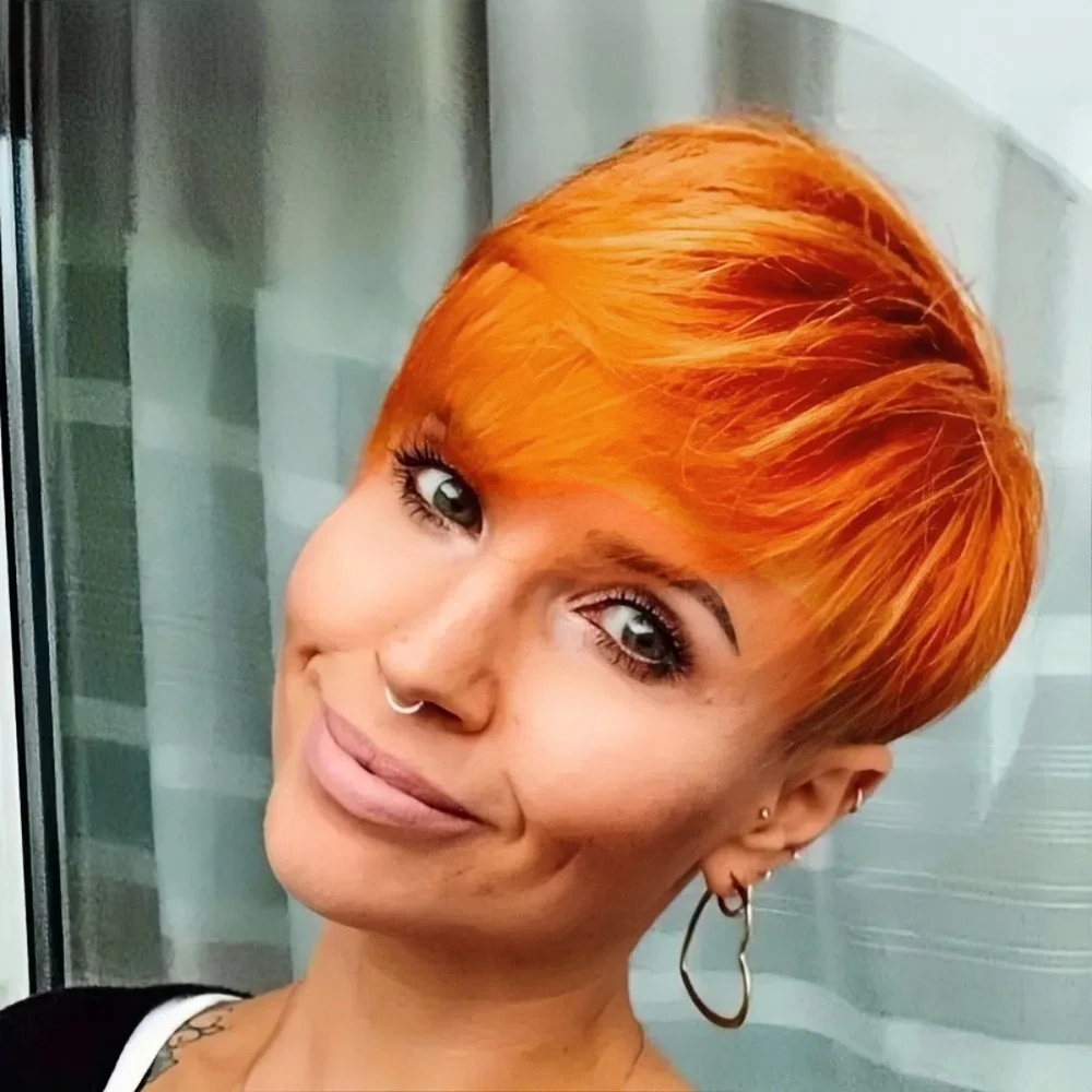 

Бразильские прямые человеческие волосы, парик с стрижкой пикси для женщин, плотность 150%, с челкой, парик машинного производства, элегантная повседневная одежда