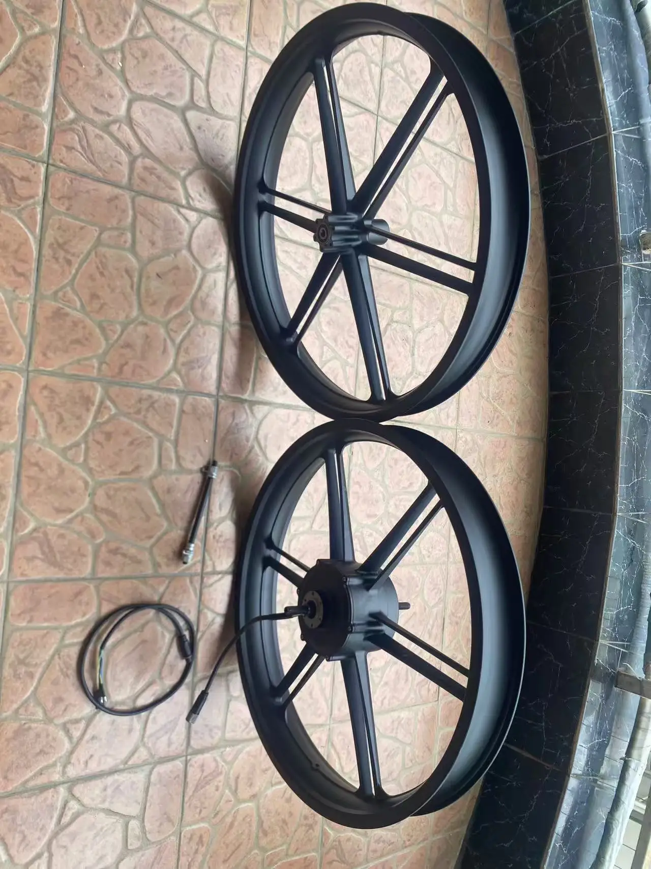 Moteur de roue intégré de 20 pouces 1000W pour motoneige moteur de roue intégré de motoneige puissant à grande vitesse