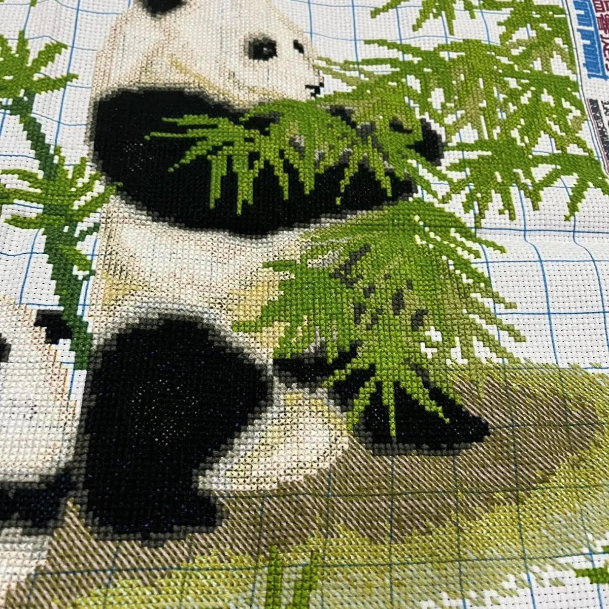 Embroidered handmade cross stitch finished national treasure panda bamboo children's living room bedroom 48 * 57cm