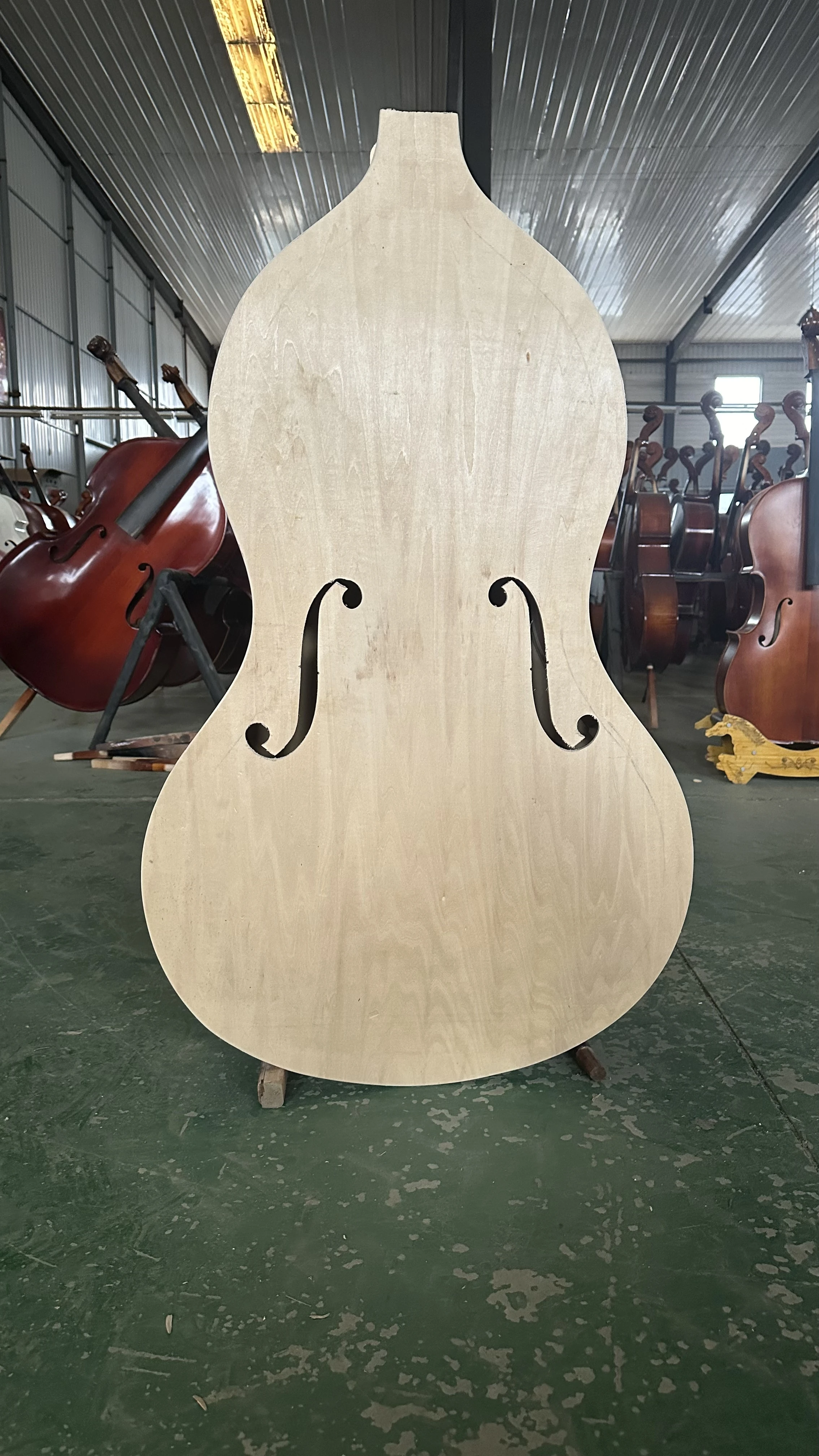 Shaped gourd white stubble 4/3 bass box, plywood, bass top, spruce top, maple glue on the back