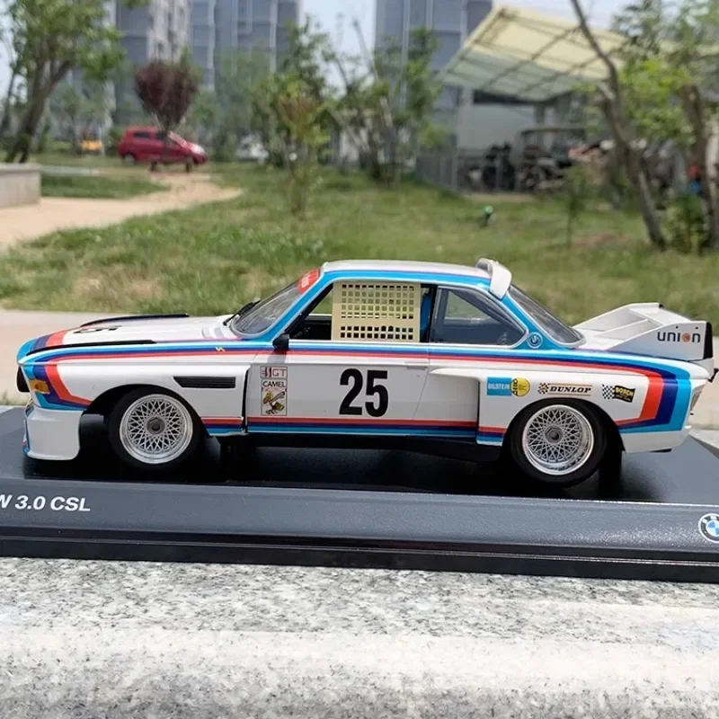 Modelo de aleación fundida a presión para niños, BMW 3.0CSL 1975, Sebring Endurance Race champion n. ° 25, regalo de cumpleaños, relación Premium 1:18