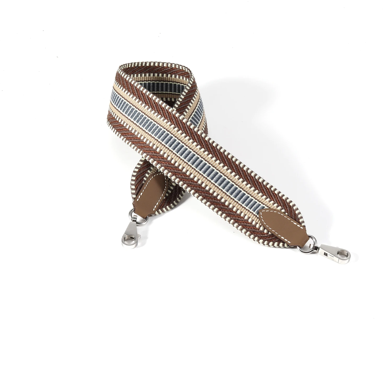 牛革素材、オールスチール製の金具、ケリーバッグのショルダーストラップに適しています。バッグストラップはすべてワックス糸で手縫いされています。