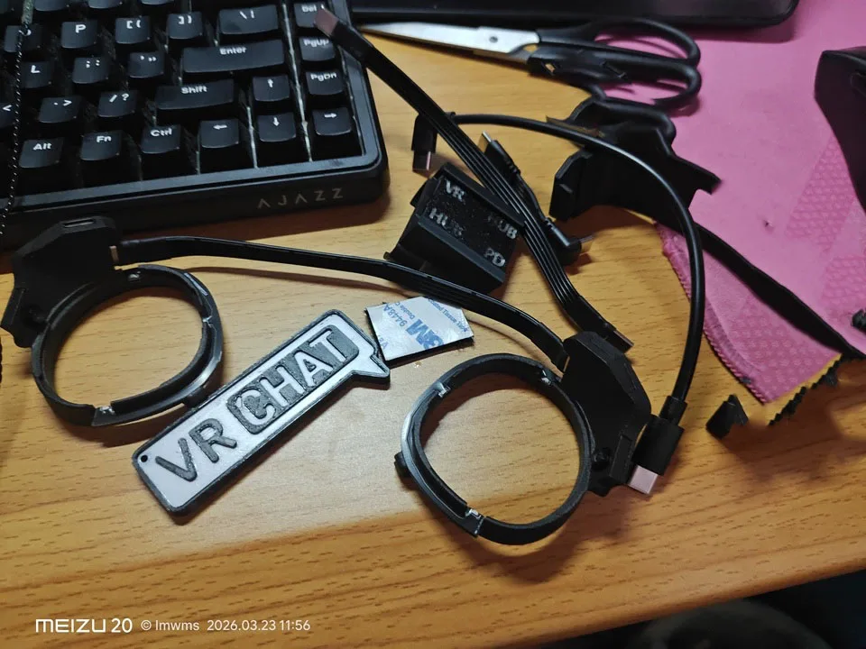 New VRChat Cymple eye-tracking device For Quest3 / Quest3S/ Quest2