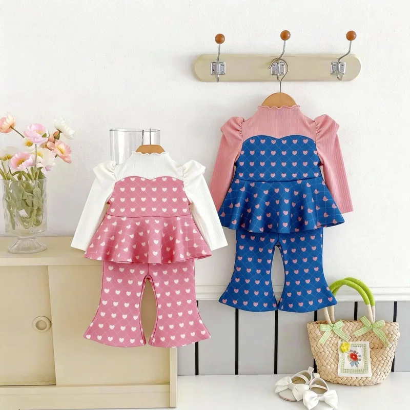 

2026 Spring New Baby Long Sleeve Clothes Set Girls Sweet Heart Print Tops + Flared Trousers 2pcs Suit Toddler Cotton Outfits