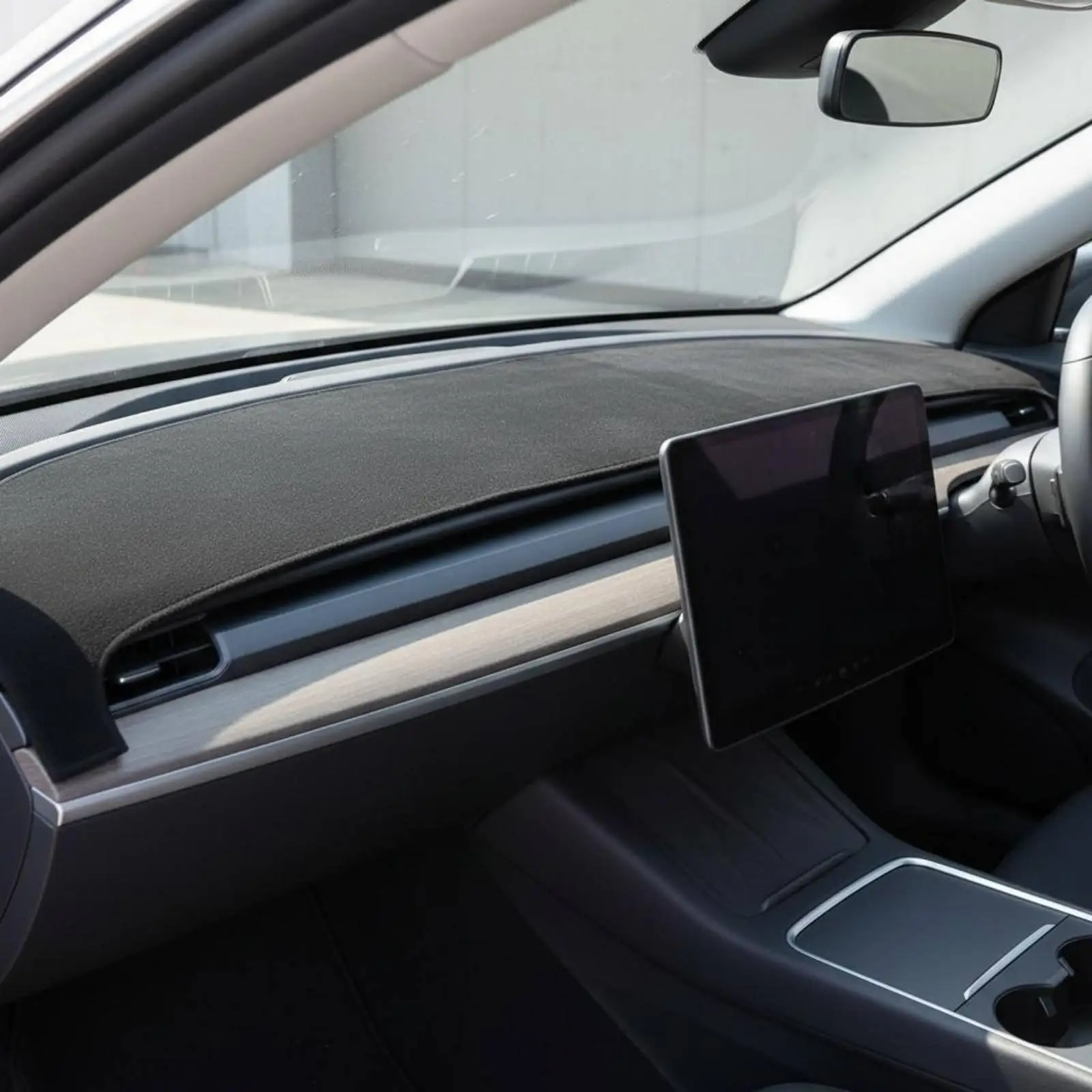 Non-Slip Instrument Panel Cover Heat Insulation Custom Fit Dashboard Cover Protection Glare-Reducing Dashboard Mat for Electric