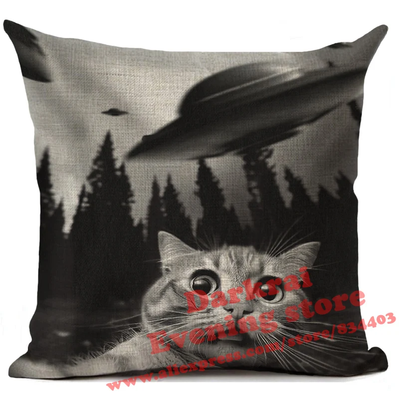 Funny Animals Encounter UFO Cushion Cover A Frightened Cat Capybara Pattern Throw Pillows Home Decoration Square Sofa Pillowcase