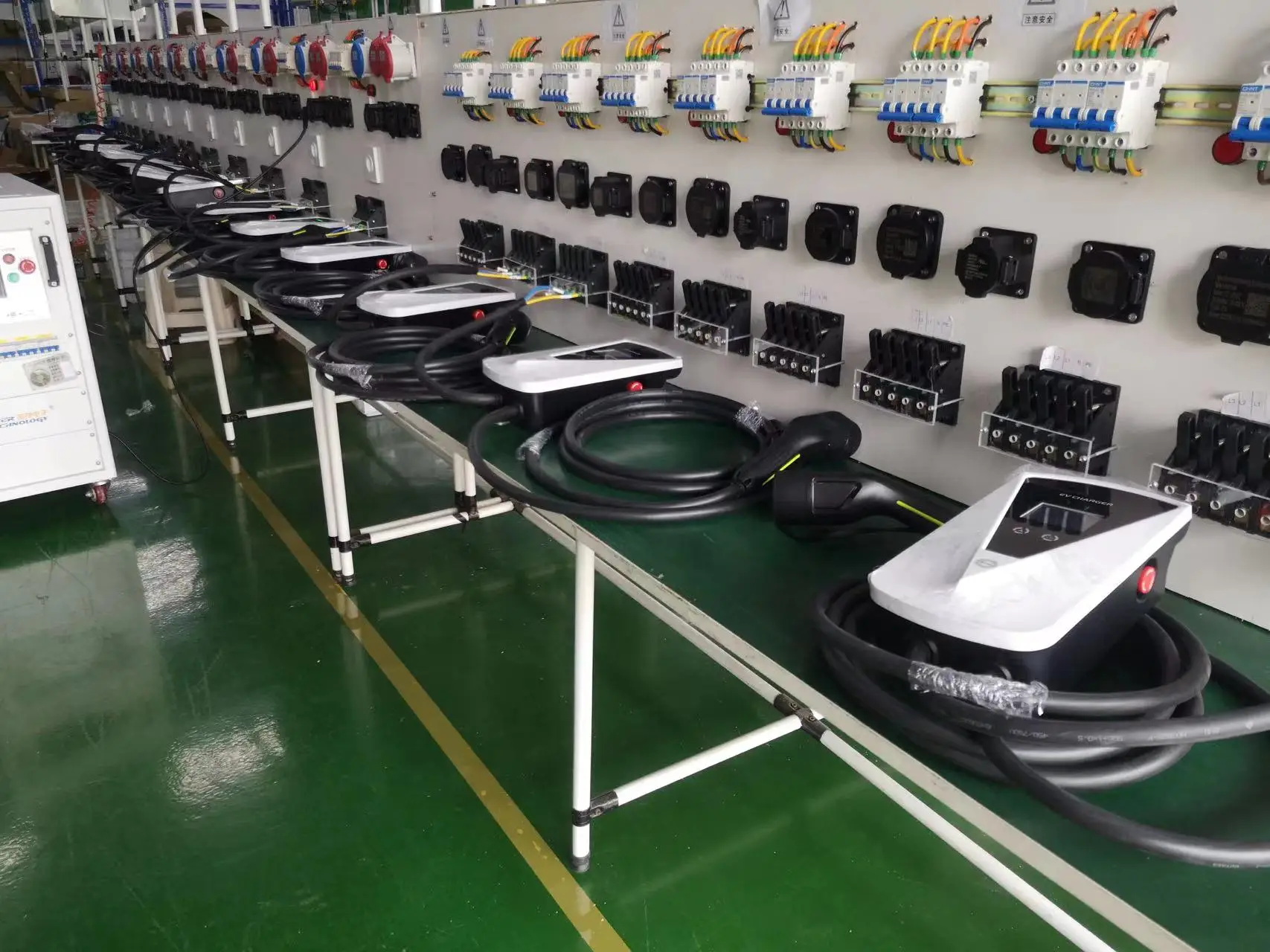 Wholesale high quality electric vehicle home fast ev charger 11kw wall-mounted 32a 7kw type2 22kw charging station