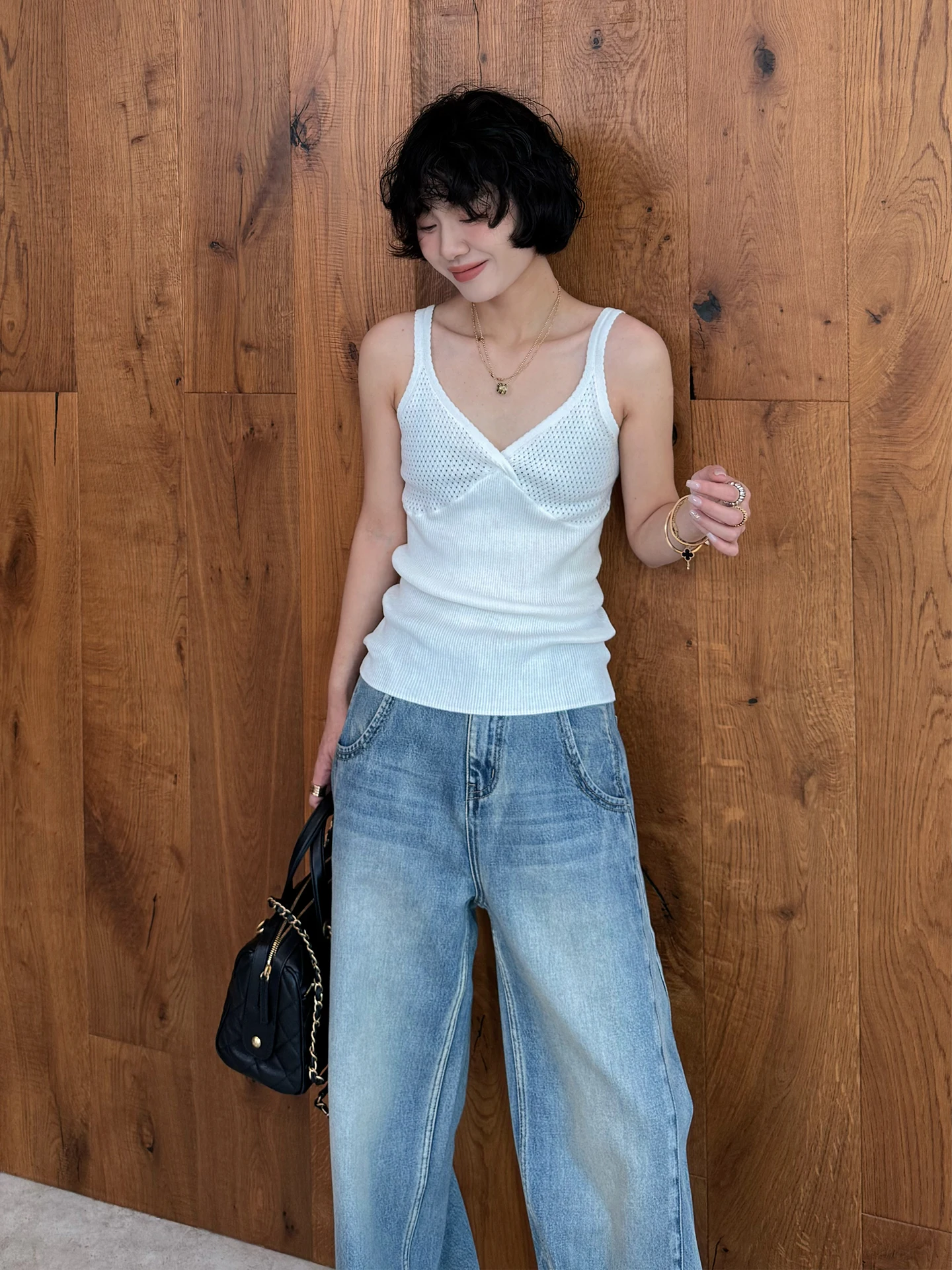 

Faionable Trendy Women's Svel Crop Top Cotton Slim Fit Casual Sle Inner Wear Design Sense Strap Vest by BUUE