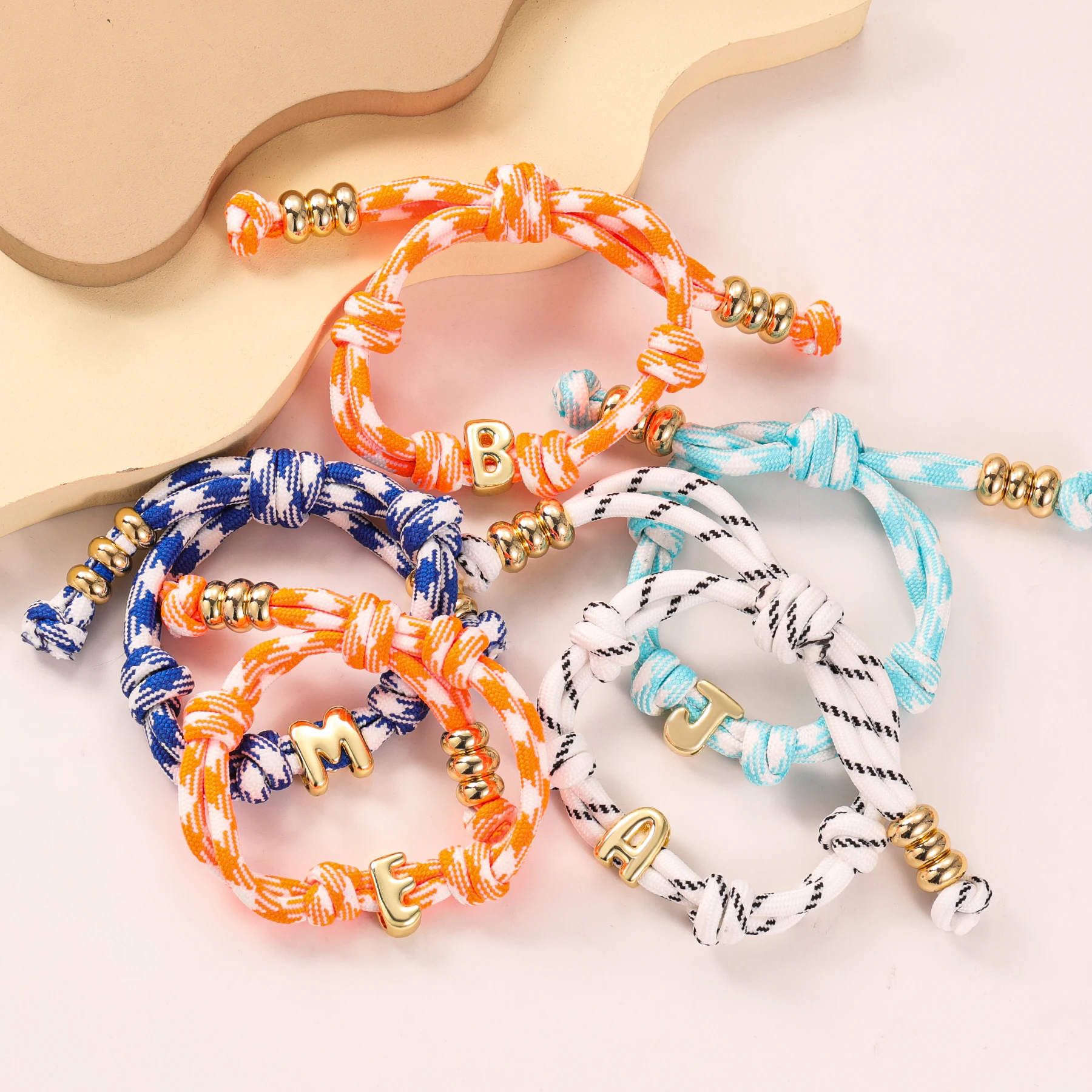 

Personalized Initial Bracelets Bracelets Femmes De Luxe Custom High Quality Couple Bracelet Stainless Steel Wedding Souvenirs