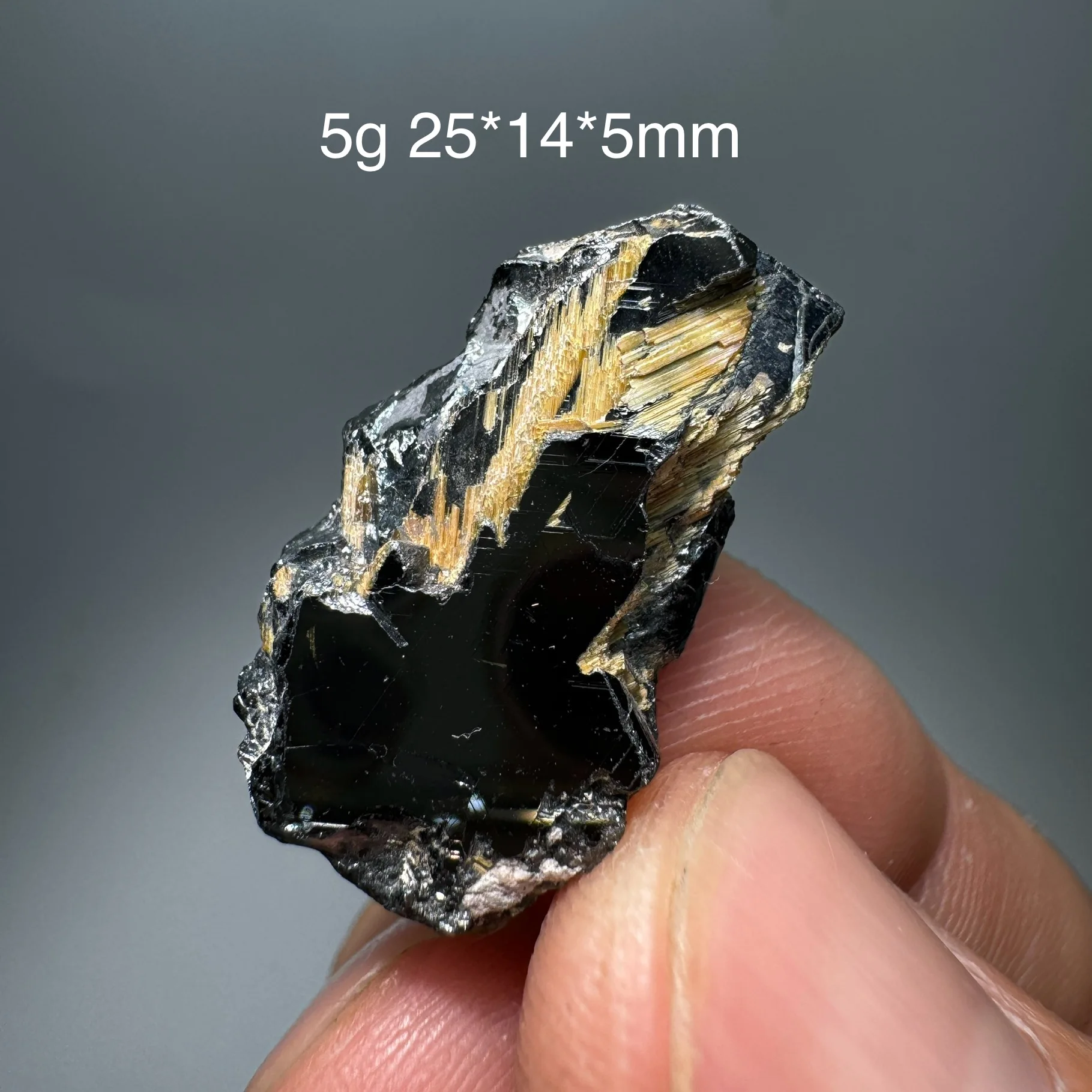 Natural Raw Specularite Specular Hematite Rutile Symbiosis Mineral Specimen Rutilated Quartz Healing Stone Desk Decor