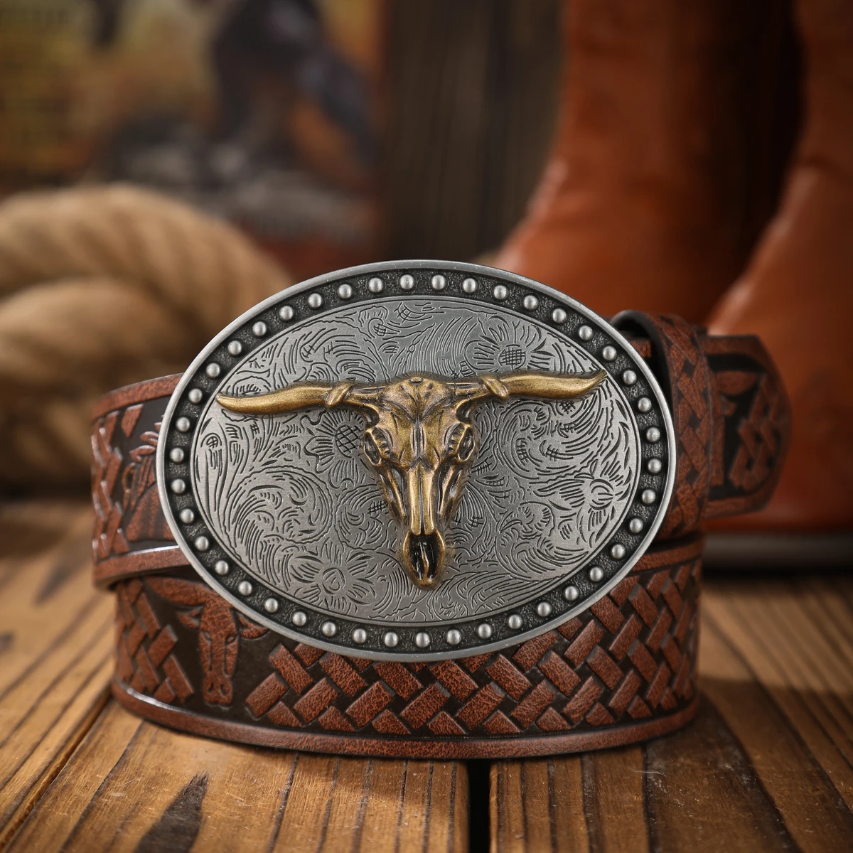A Western Cowboy-Style Belt Suitable for Both Men and Women. PU Embossed Western-Style Buckle Belt. Unique and Retro
