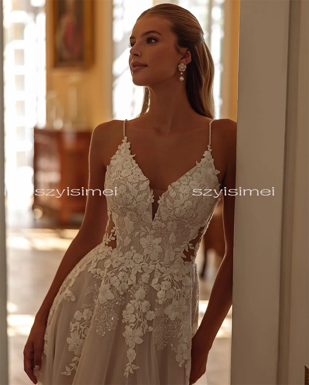 

Spaghetti Strap Lace Applique Wedding Dresses A Line V Neck Custom Made Sexy Deep Back Zipper свадебное платье