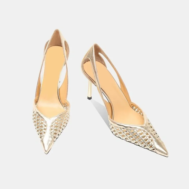 Retro gewebte hohle High Heels für Frauen 2026 Frühjahr neues Temperament spitze Zehen ausländischen Stil einzelne Schuhe Sandalen