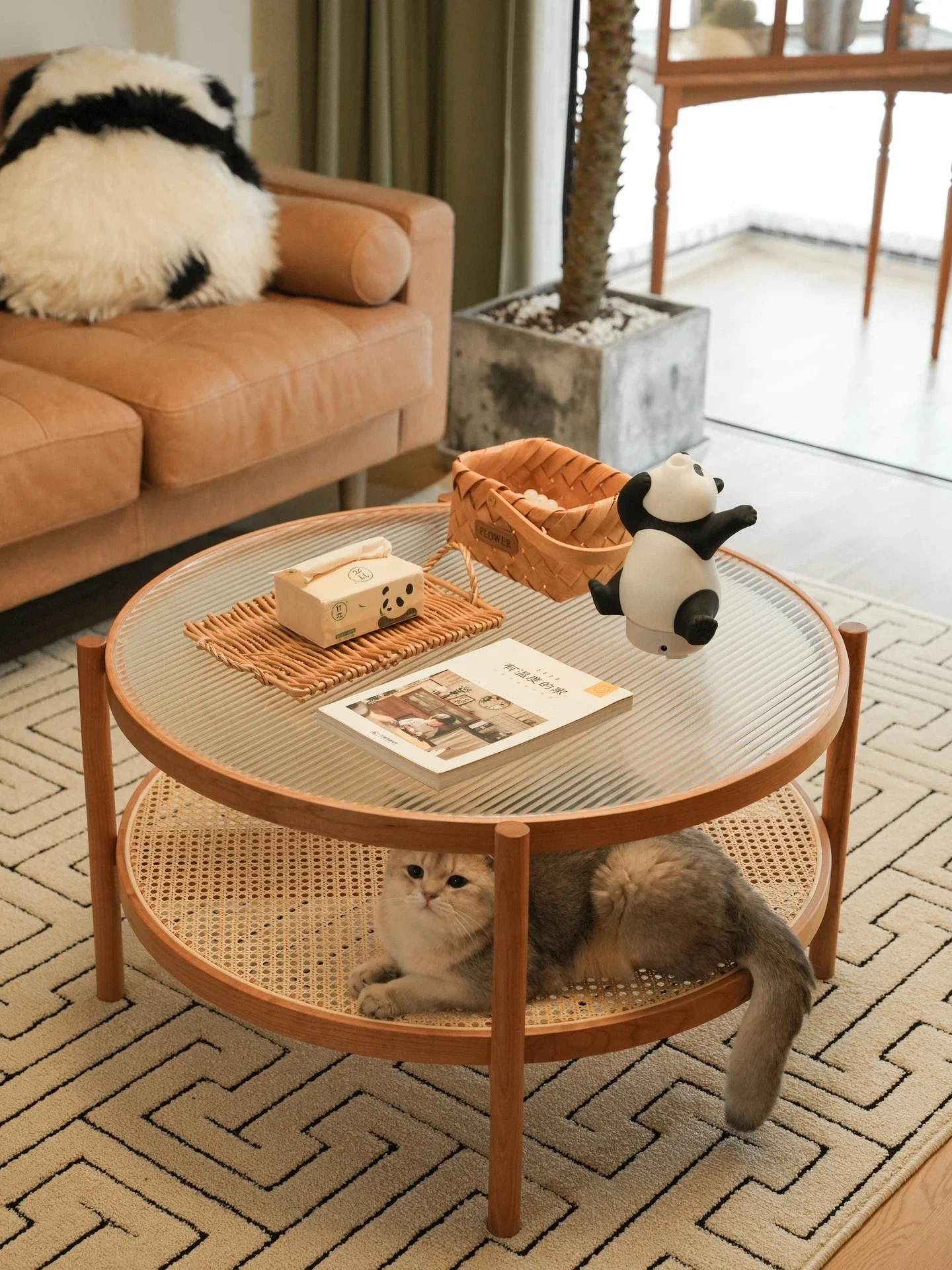 Japanese-style solid wood rattan coffee table glass low round table small apartment simple wabi sabi sofa side table