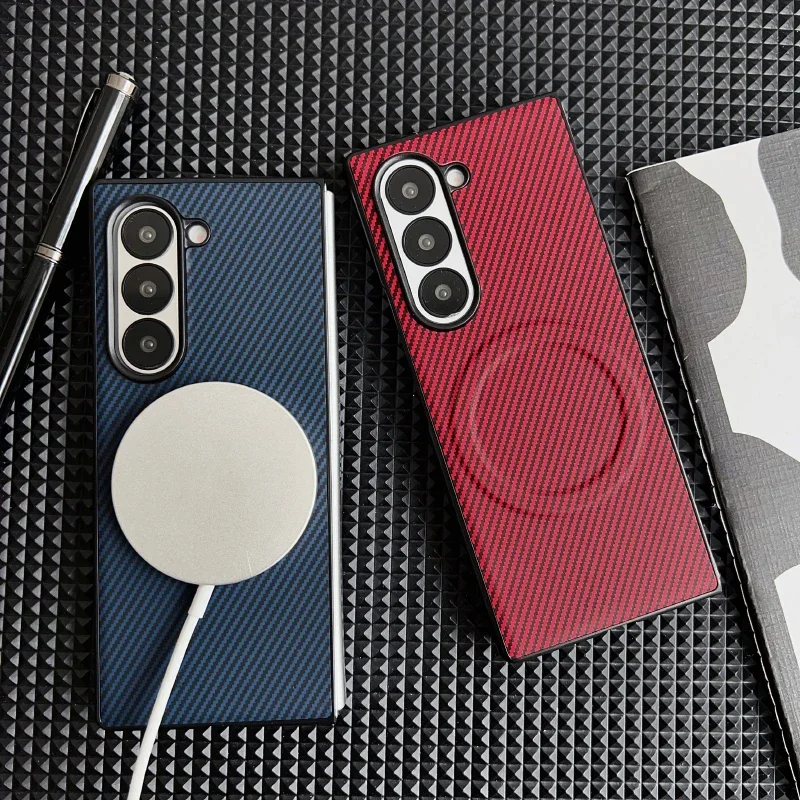 

Модный однотонный чехол для телефона из углеродного волокна для Samsung Galaxy Z Fold 7, 6, 5, 4, 3, магнитный чехол-бампер Magsafe с беспроводной зарядкой