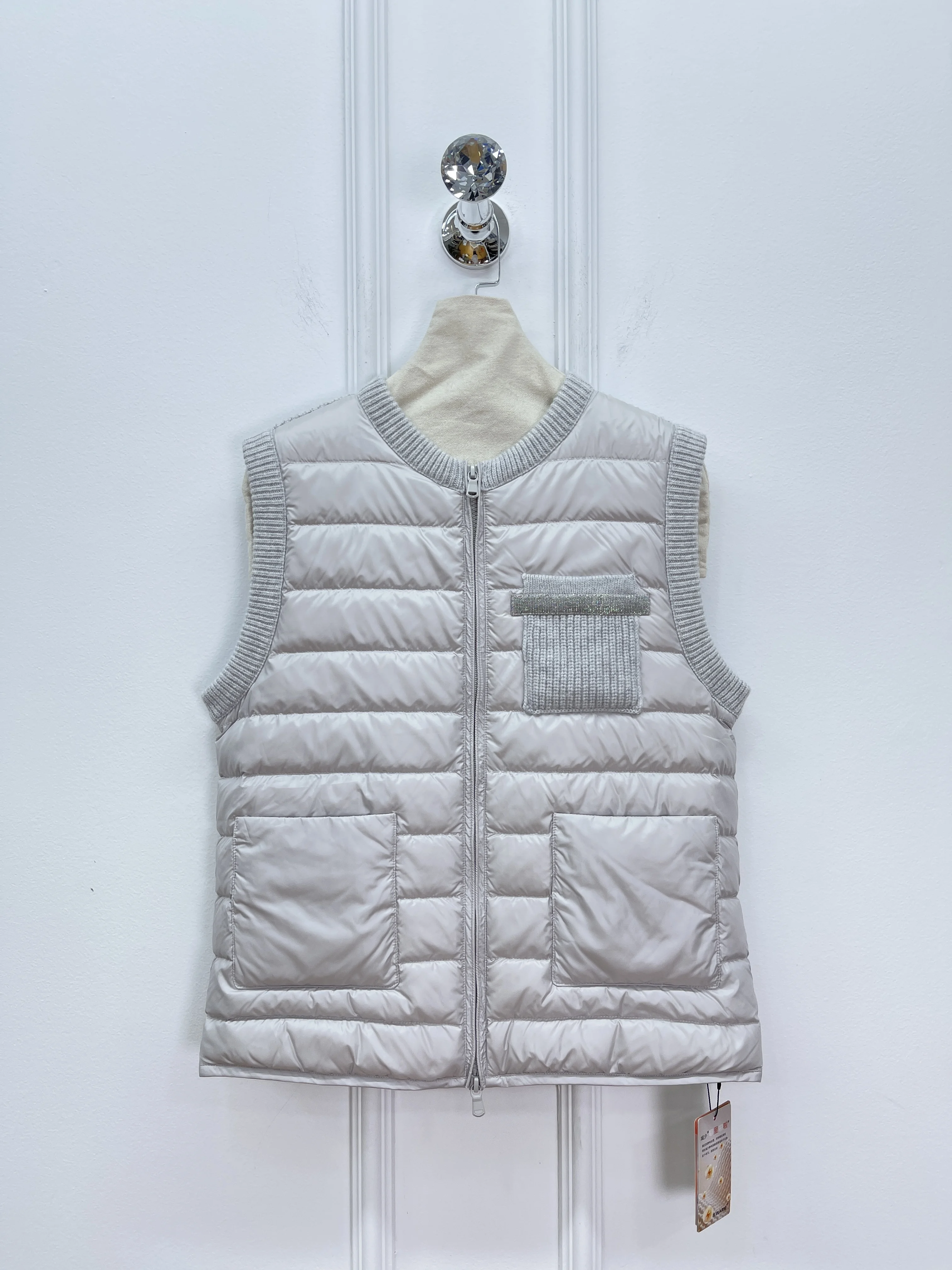 가을과 겨울 여성용 캐시미어 니트 고급 거위털 조끼 패셔너블하고 다재다능한 캐주얼