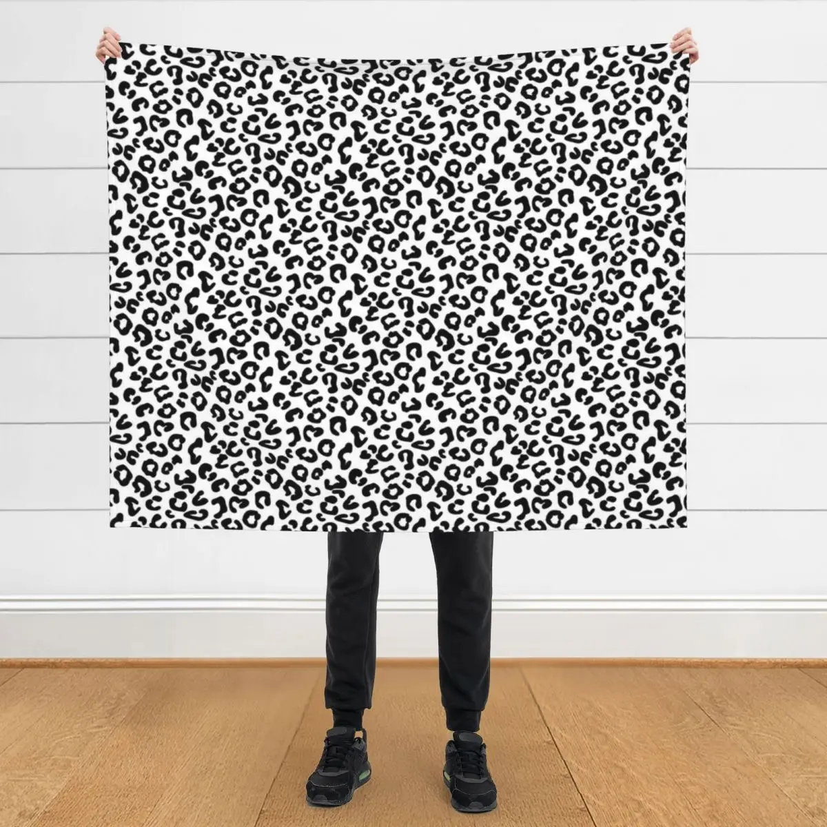 

Cheetah Animal Print in Black and White Throw Blanket for sofa For Baby valentine gift ideas Luxury Thicken Blankets