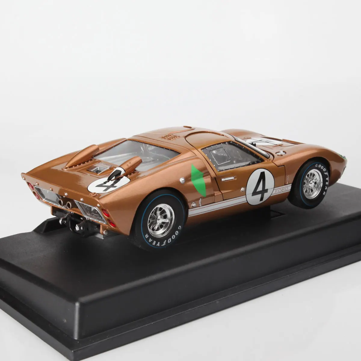 Moulé sous pression SHELBY 1/18 Échelle Ford GT-40 MK II No. Modèle de voiture en alliage 4 1966, jouet à collectionner, cadeau, affichage Souvenir, ornement