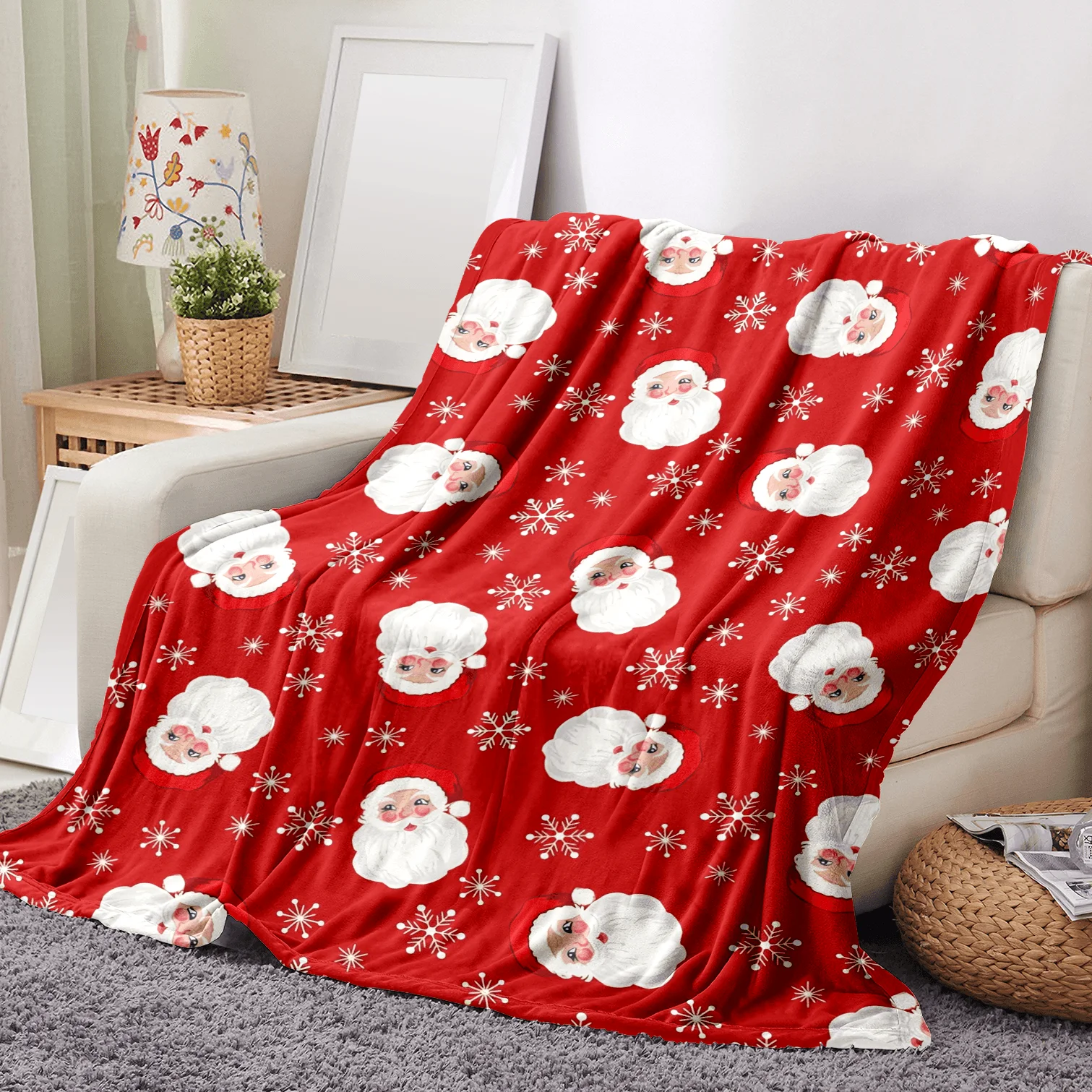 Christmas flannel blanket, featuring snowman and snowflake prints. Soft and warm, A versatile gift blanket for all seasons.