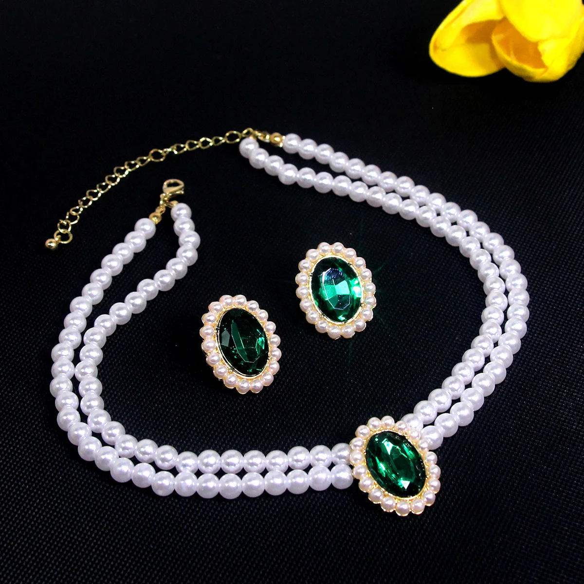 KMVEXO Vintage Imitation Pearl Necklace Earrings Jewelry Set for Women Emerald Crystal Choker Banquet Bridal Wedding Accessories