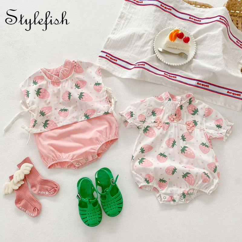 

Ins summer female baby Chinese style baby cheongsam cotton sleeveless one-piece clothes romper clothes strawberry bibs