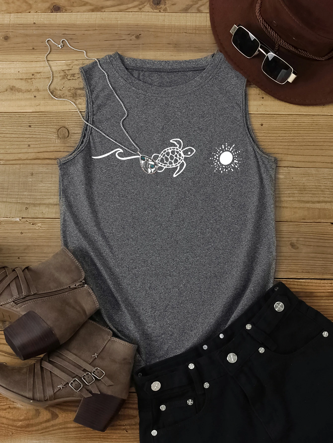 Womens Cotton Camis Solid color Female Slim Short Summer Top Fashion Versatile Cartoon Turtle Print Casual Sleeveless Vest 2024