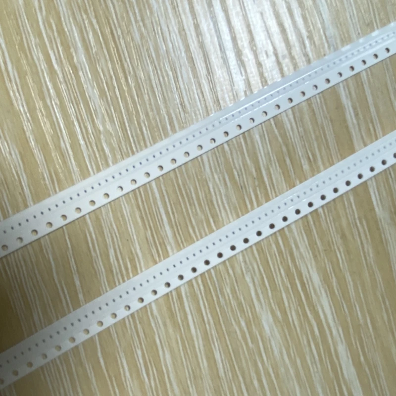 

200 шт./лот 0201 4,7 мкФ 6,3 В 10 В 475 м ± 20%, X5R, керамический конденсатор SMD, микрочип-конденсатор, 0,4 мм * 0,2 мм