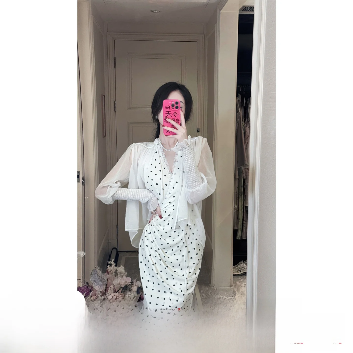 

Sun Ya Summer Long Sve irt Chiffon White Sunscreen Loose Women's Faion French Sle Pleated Ne Polyester 00%