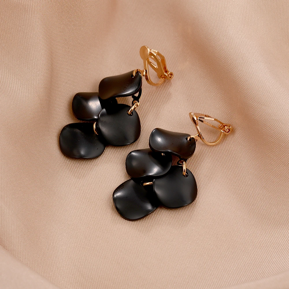 Fashion in Europe and The United States Temperament Large Round Piece Clip on Earrings for Women Girls Ear Jewelry