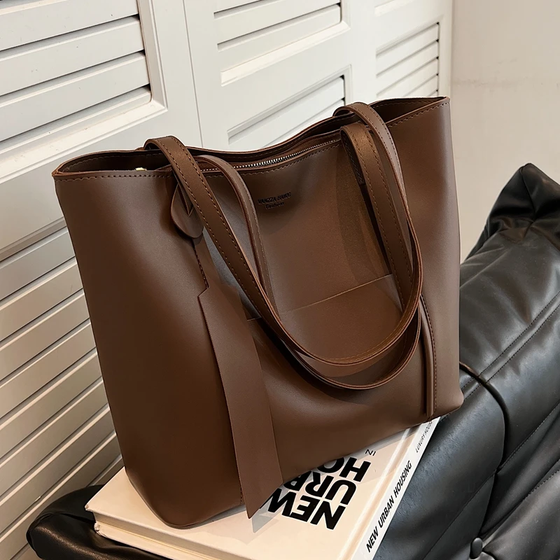 Handbags 2023 Autumn Vintage Women\'s Tote Bag New Fashion Large Capacity Commuter Underarm Bag Texture Pu Tassel Shoulder Bags