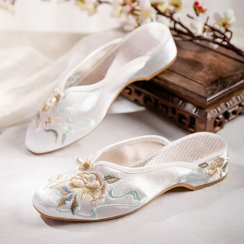 Lente/Zomer Half Slippers Vrouwen Puntige Zijden Schoenen Geborduurde Oude Beijing Schoenen Geborduurde Slippers Vrouwen Han Schoenen