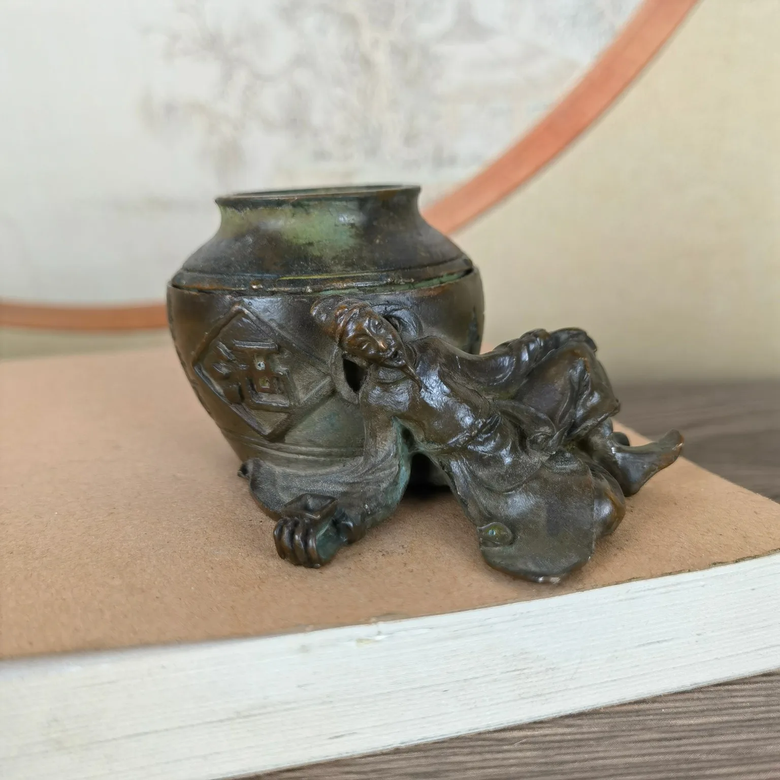 

Copper Li Bai will bring glass decorations vintage wine vats tables, handicrafts, incense burner decoration