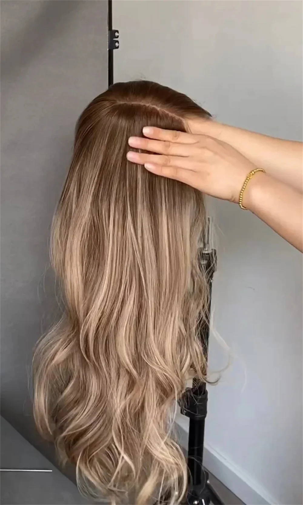 24 Inch Caramel Brunette Brown Blonde Highlights Synthetic HD Lace Front Wig Preplucked Hairline Realistic Look Wig for Women