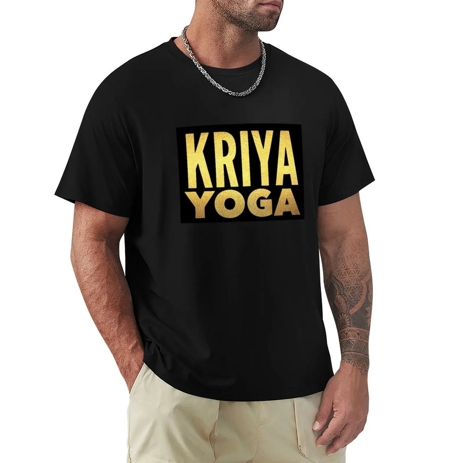Camiseta Kriya Yoga com design gráfico simples