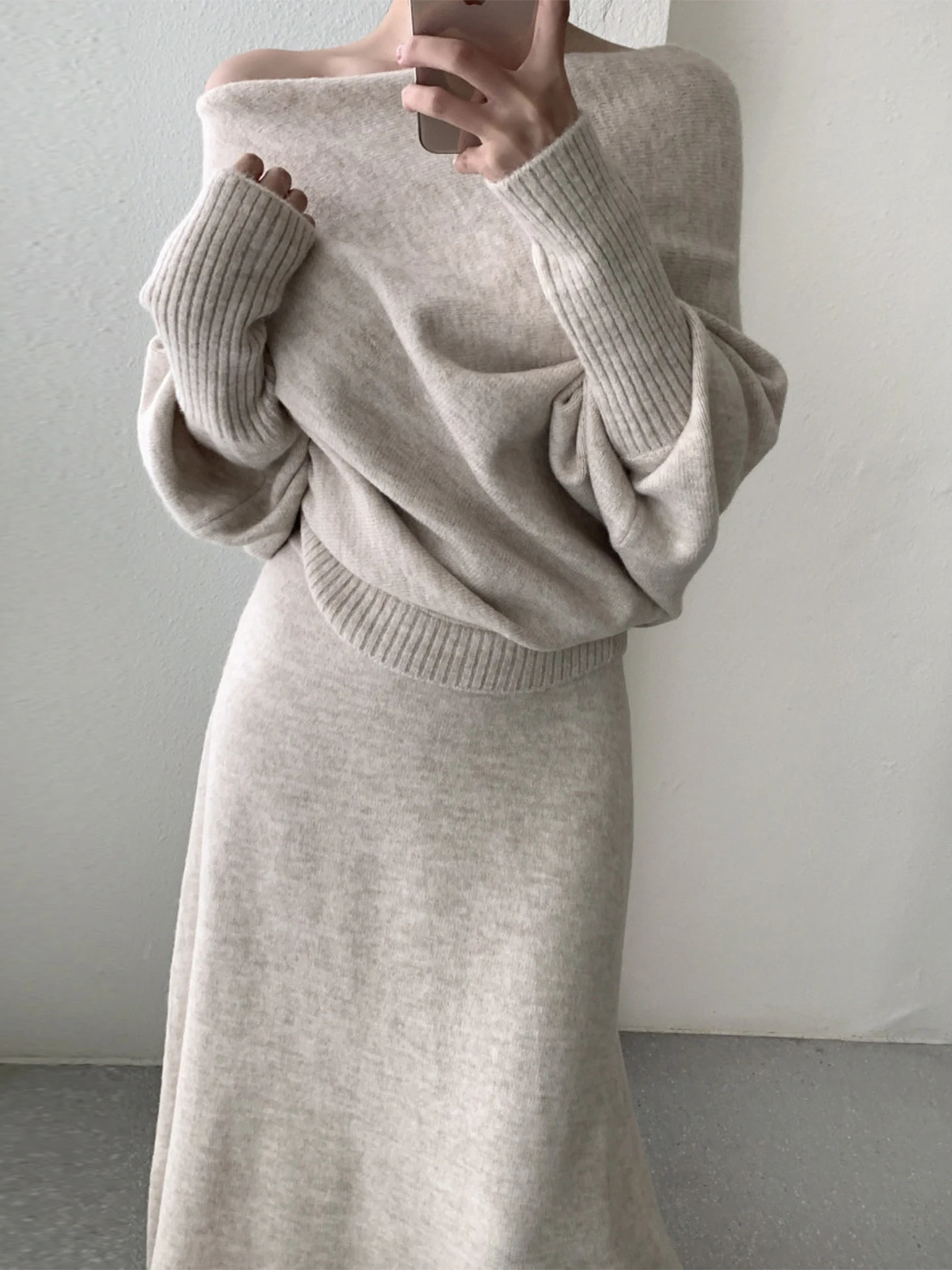 

Faionable Knitted A-Line Skirt And oulder Bared Sweater Women's Two-Piece Set High Waist Bodycon Winter New Arrival