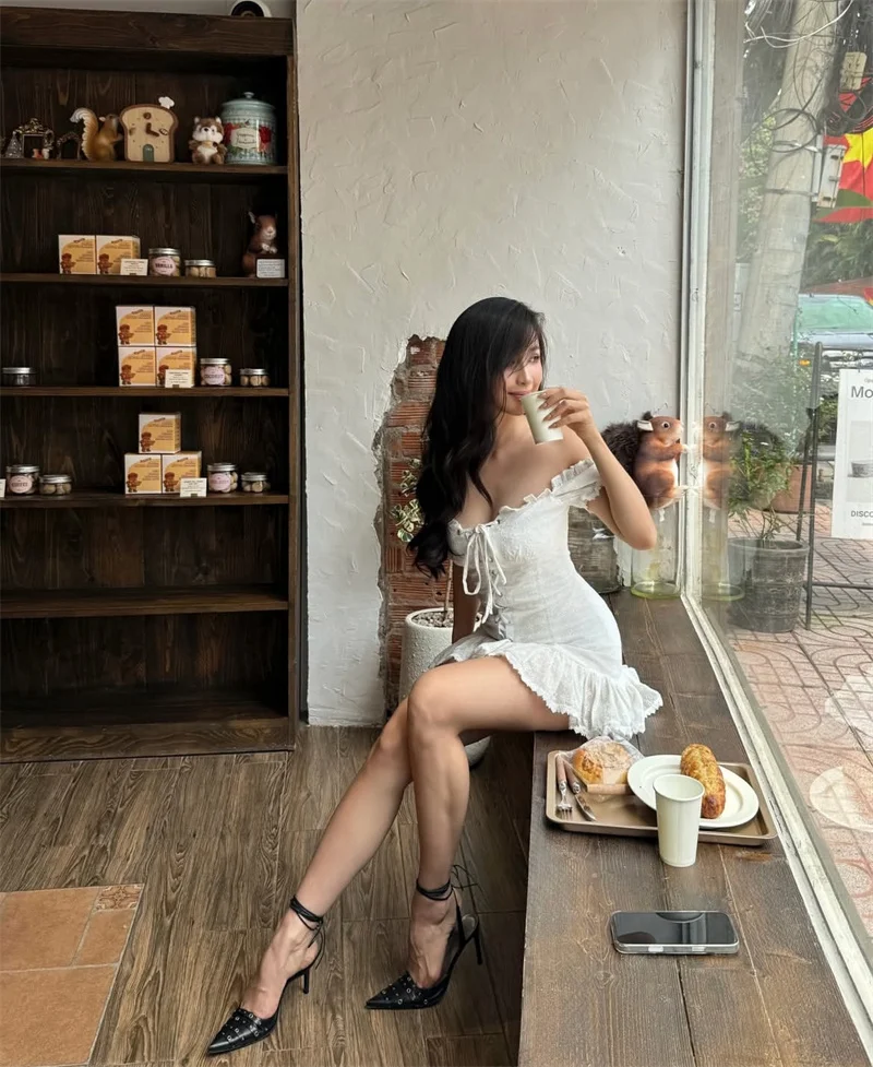 Vestido Feminino Novo Slim Fit Branco Primeiro Amor Bordado Oco com Laço Camadas Manga Curta Mini Vestido