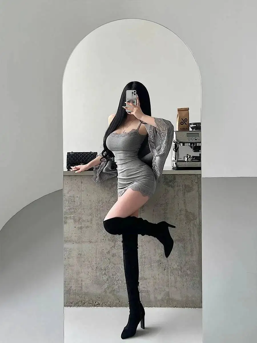 純粋な欲望スタイルセクシーなタイトなスキニーレーススプライシングボトムストラップドレスヒップラップショートドレスエレガントなファッション甘い女性 YY7T