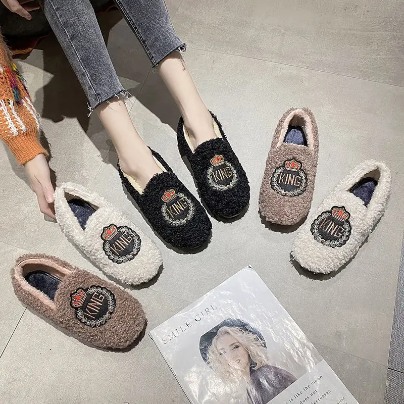 Autumn and winter cotton shoes, women's winter wool shoes, soft soles, warm flat beanie shoes, versatile women's shoes