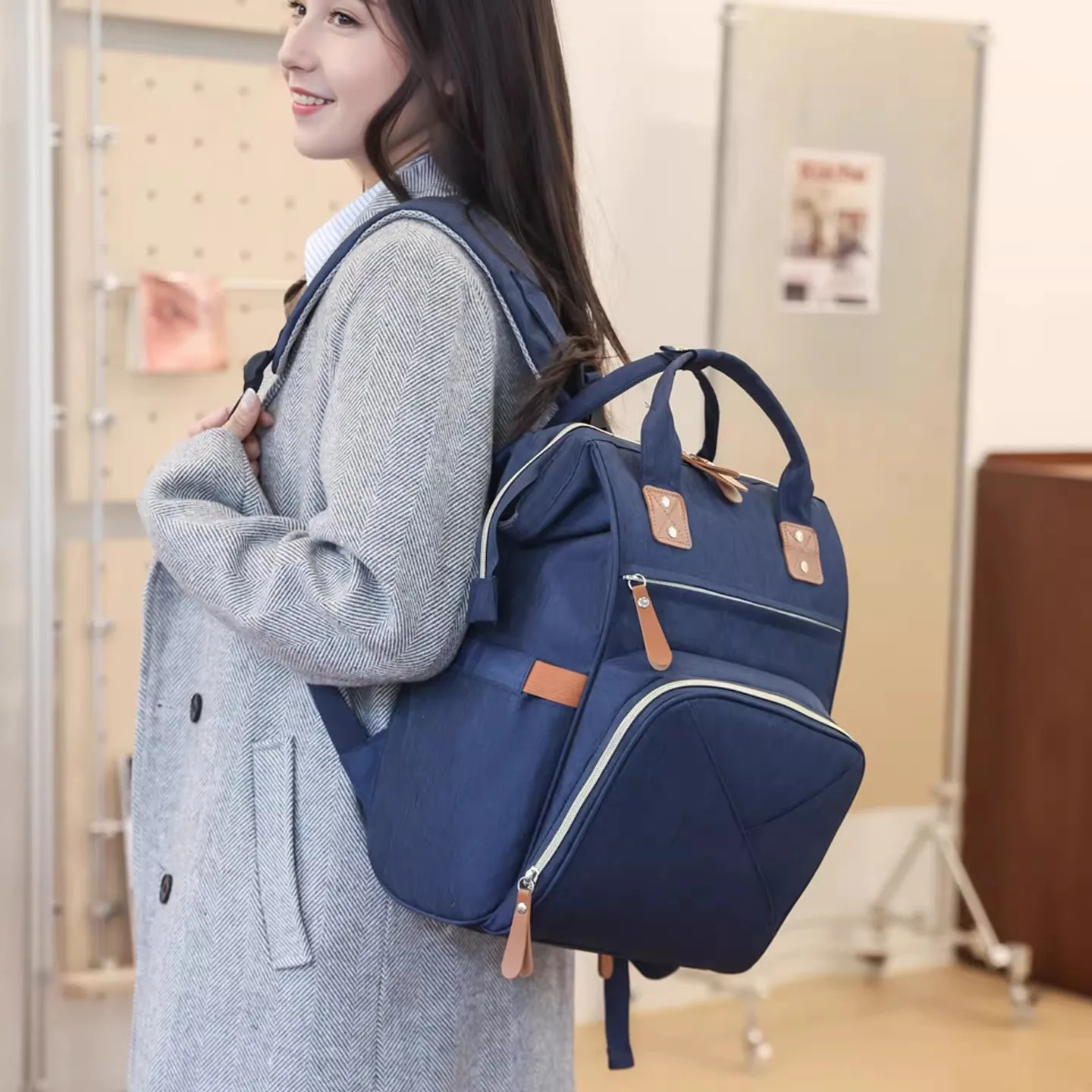 

Oxford fabric durable, large-capacity, simple ladies' backpack, portable, multi-functional, waterproof mommy backpack