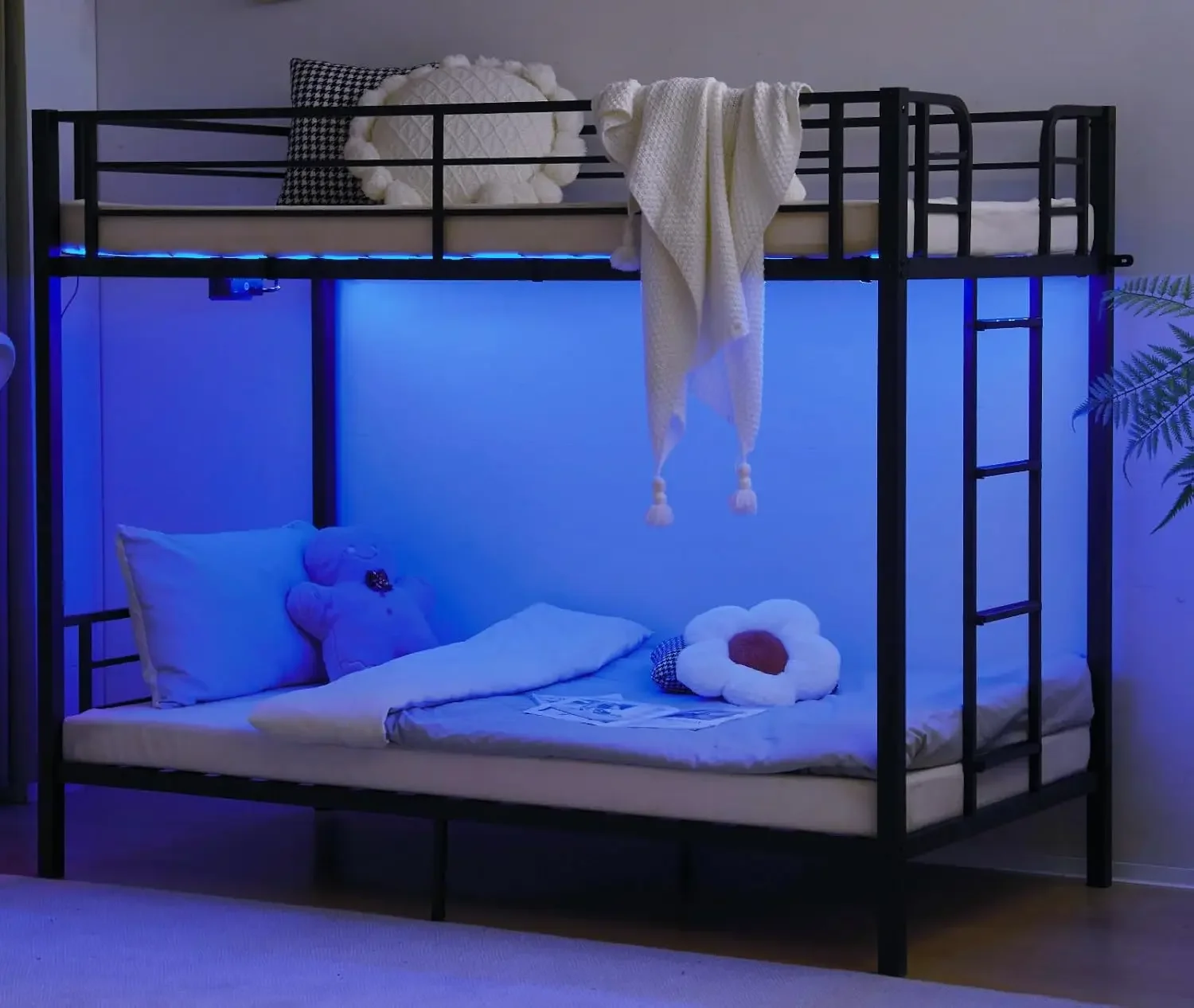 【割引価格、熱い販売！ ]金属二段ベッドフレームツインオーバーツイン、LEDライト付き、滑り止めはしご、全長ガードレール、Chargi