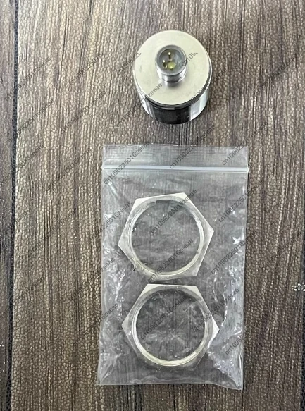 

Емкостный датчик приближения IIS226, напряжение: 10-30 В постоянного тока, тест в порядке