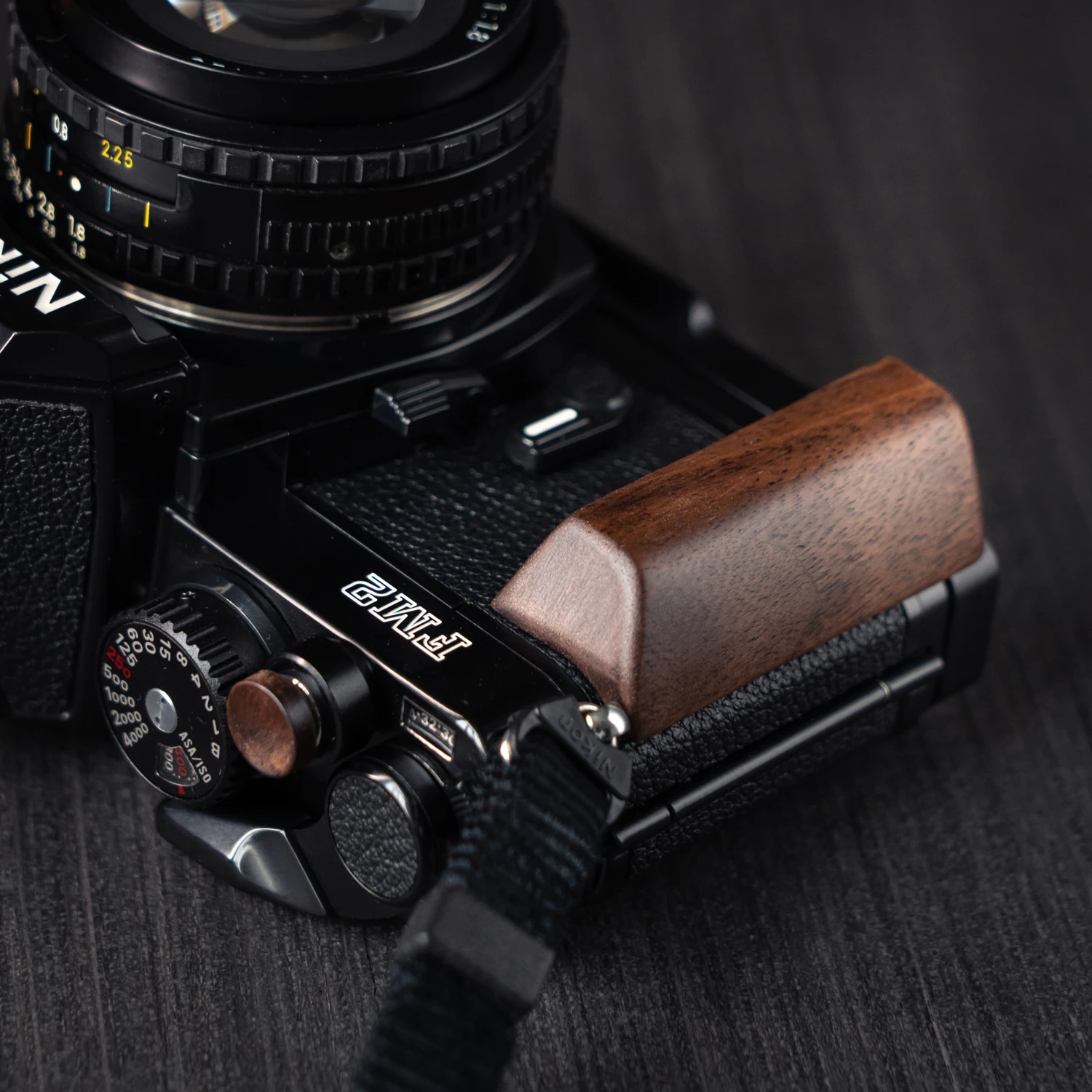 YUWOOD FM2 L-förmige Montageplatte mit Holzgriff für Nikon FM2 FM FM3A FE FE2. Integrierte Arca-Swiss-Schnellwechselplatte – Detail 11