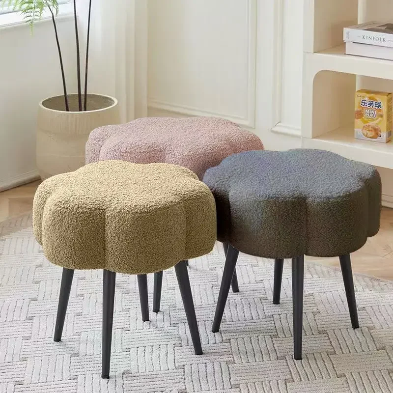 Taburetes de tocador estilo crema, tocadores, taburetes nórdicos cómodos y modernos, tocador de diseño minimalista, muebles para el hogar, PUF Velluto LLDS