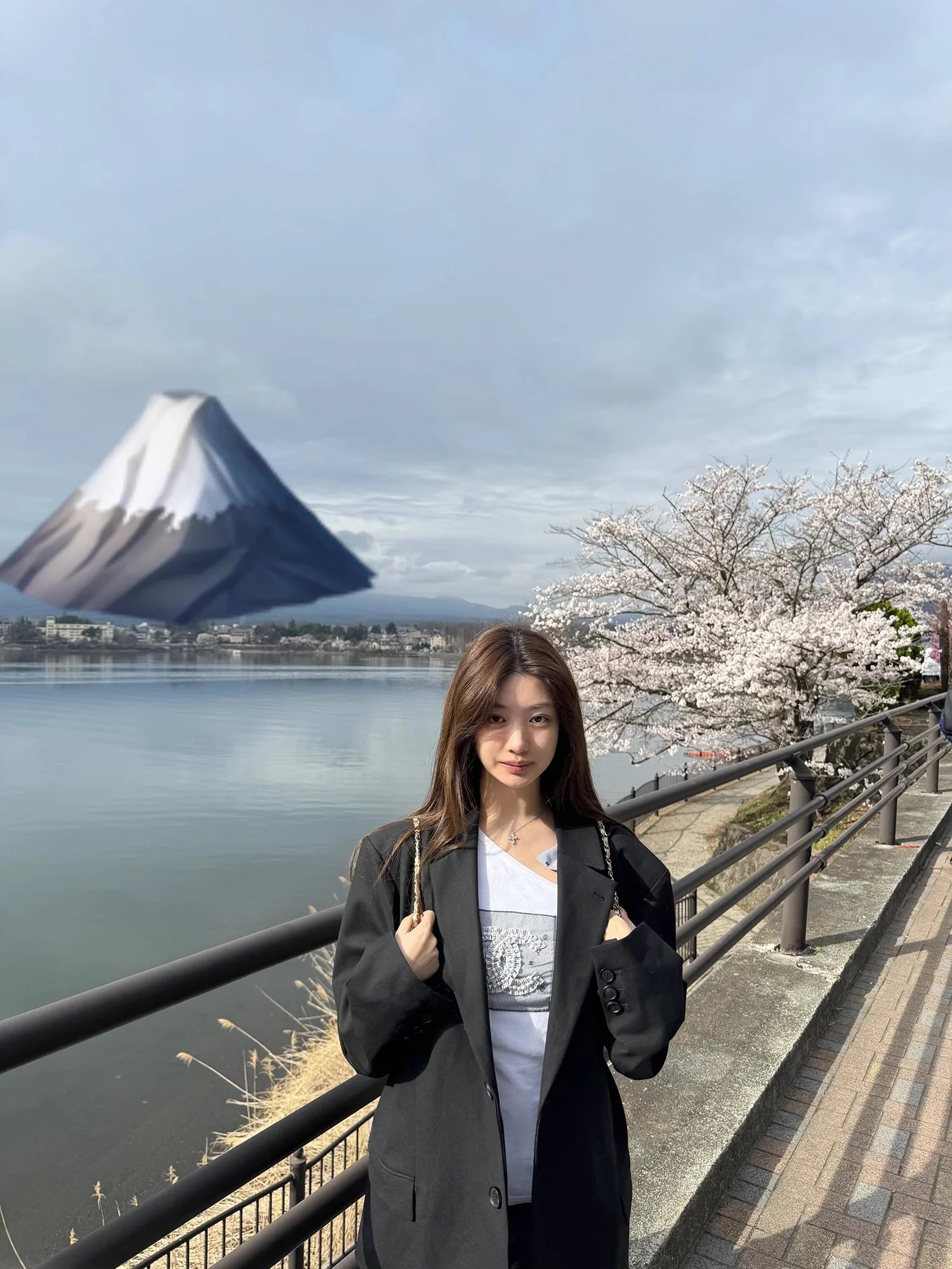 

Женский классический пиджак Wuuus Jojo оверсайз черного цвета с разрезом, средней длины, с длинными рукавами, из весенней коллекции