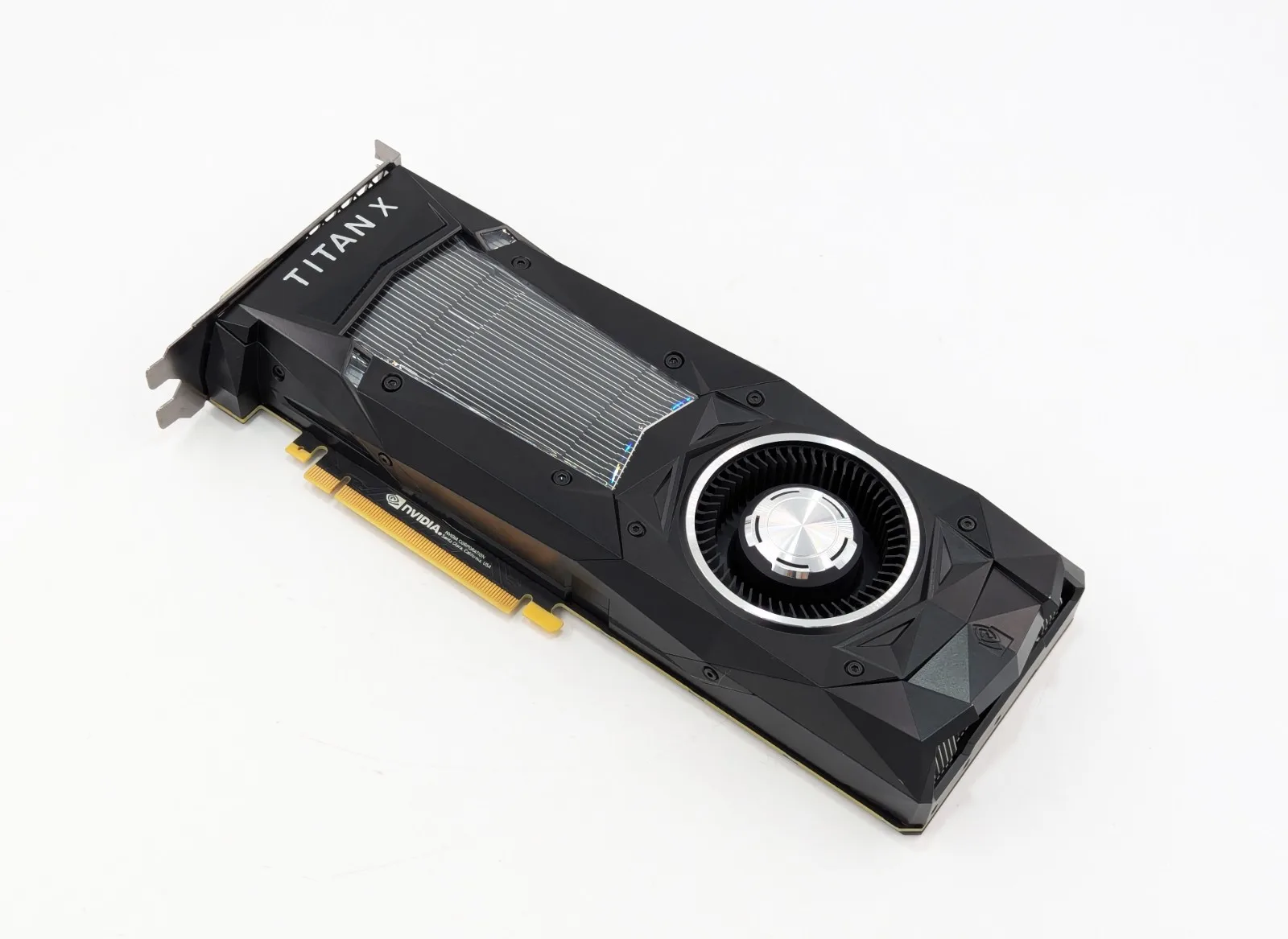 

Видеокарта GeForce GTX Titan X 900-1G611-2500-000 12 ГБ GDDR5X GPU