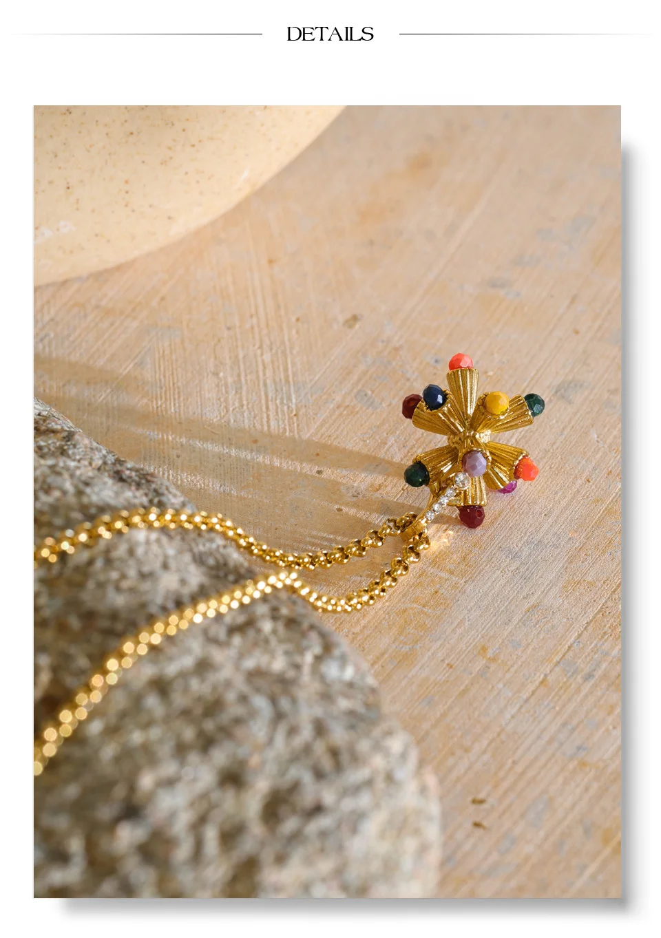 Yhpup Pulloverkette aus Edelstahl, Halskette mit Anhänger in Form einer Blume aus Harz, stilvolles und einzigartiges Schmuckstück für Damen, ein ideales Geschenk. – Detail 5