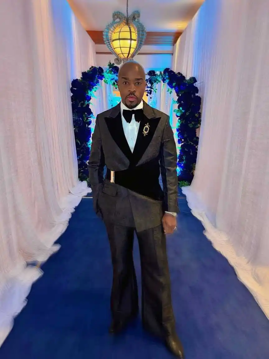 Design Wedding Tuxedos Jacquard 2 Piece Set Slim Flt Men Suit Handsome Jacket Pants Set For Groom Evening Blazers Customized