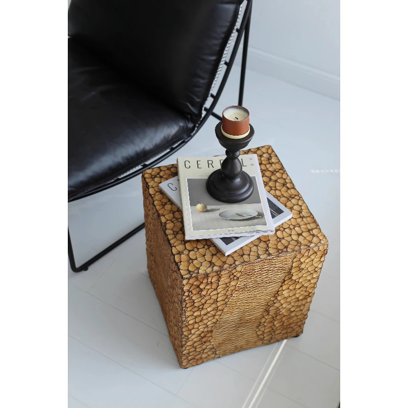 

Extremely simple art design side table, living room coffee table Nordic retro, medieval wabi sofa beating wood grain