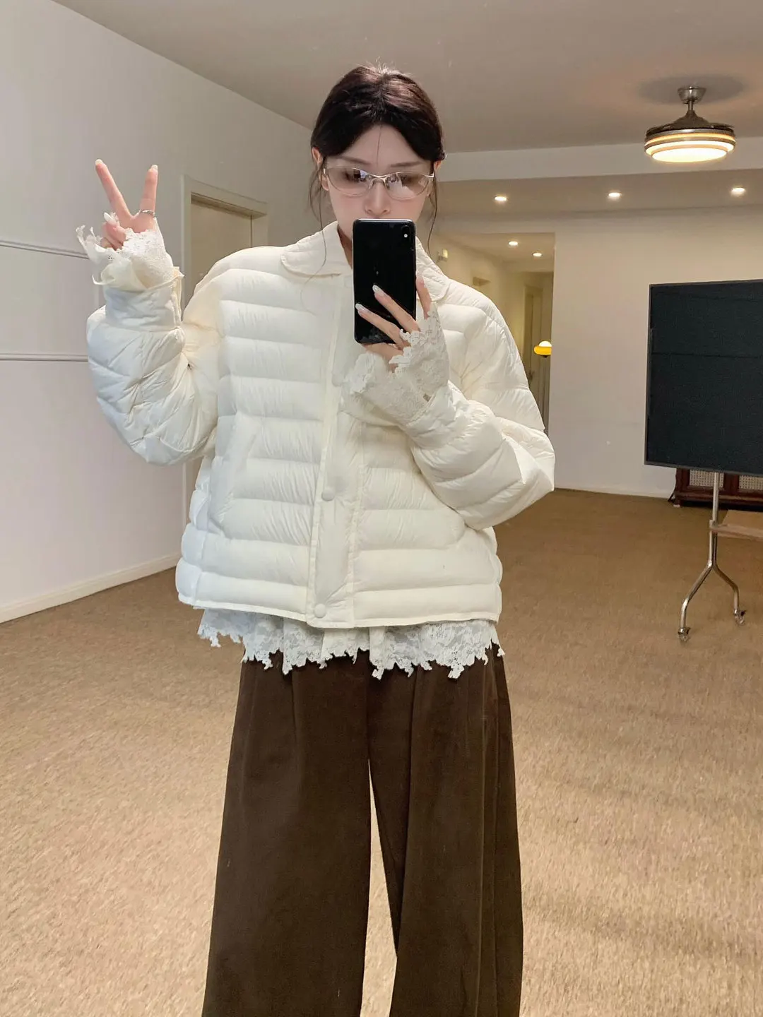 

Корейская женская легкая теплая хлопковая куртка в повседневном стиле для города, ветрозащитная, свободного кроя, зимняя верхняя одежда из полиэстера с длинными рукавами